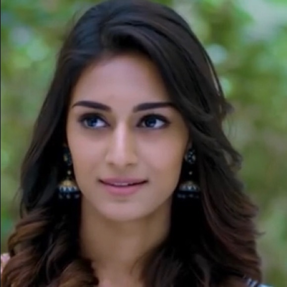 Meet your Posher, Alishba - Picture 2 of 2